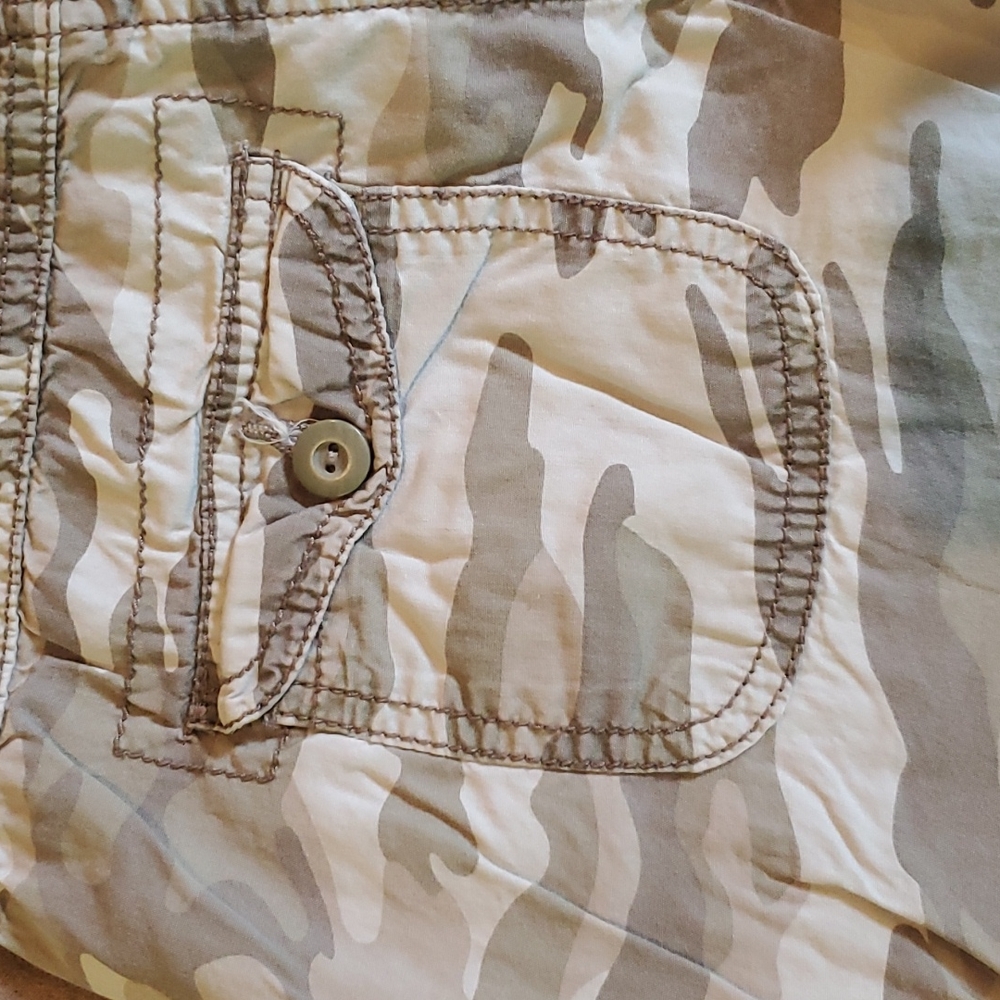 Capris - Picture 4 of 6